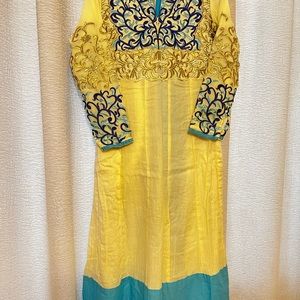 Brand new Indian dress. Size: medium to large.